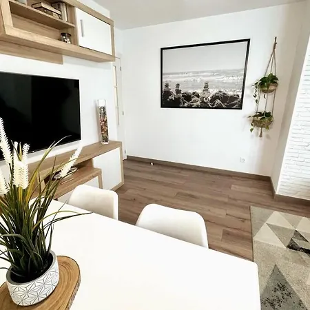 Seahomes Vacations - Coral Sun In Fenals 아파트 료렛 드 마르